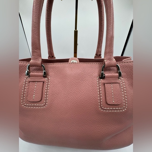 Tod's Pink Very Soft Pebbled Leather Tote with Elegant Design - Picture 4 of 14